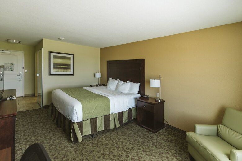 Hotel Expressway Suites Minot