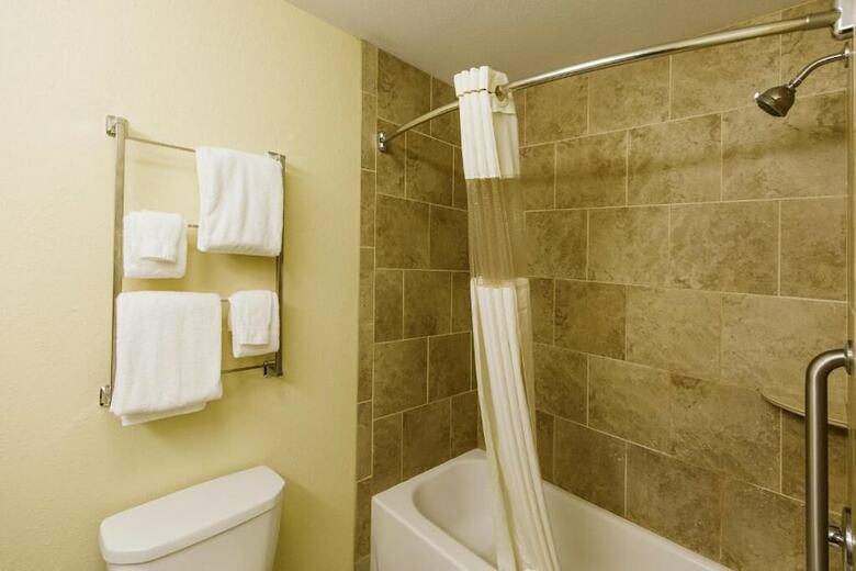 Hotel Expressway Suites Minot