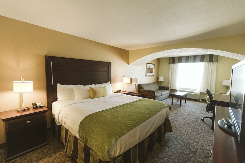 Hotel Expressway Suites Minot