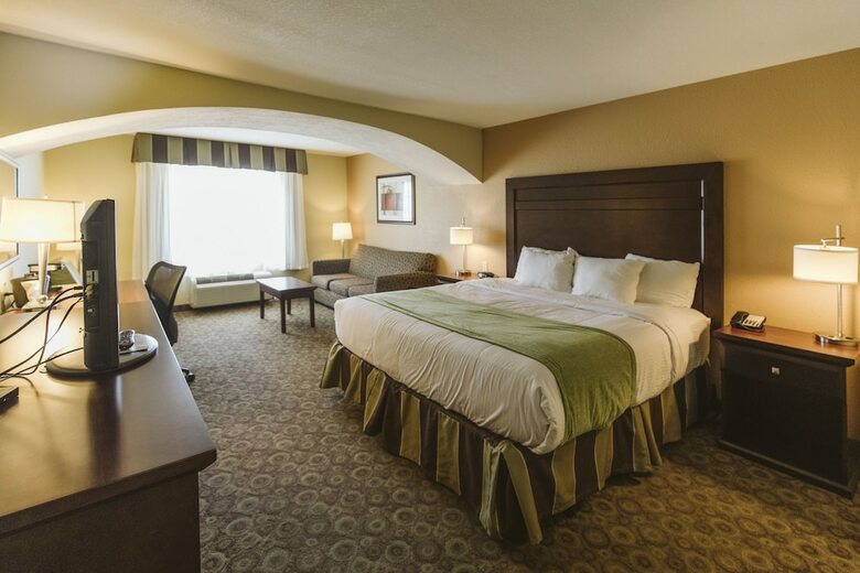 Hotel Expressway Suites Minot