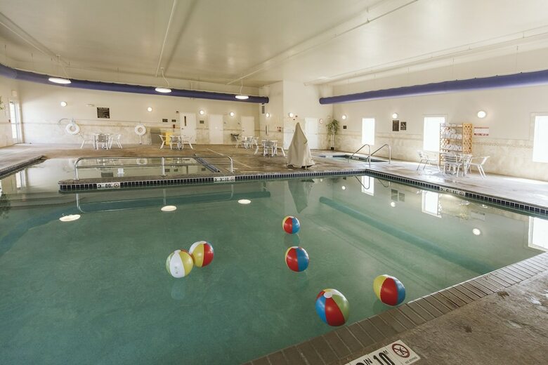 Hotel Expressway Suites Minot