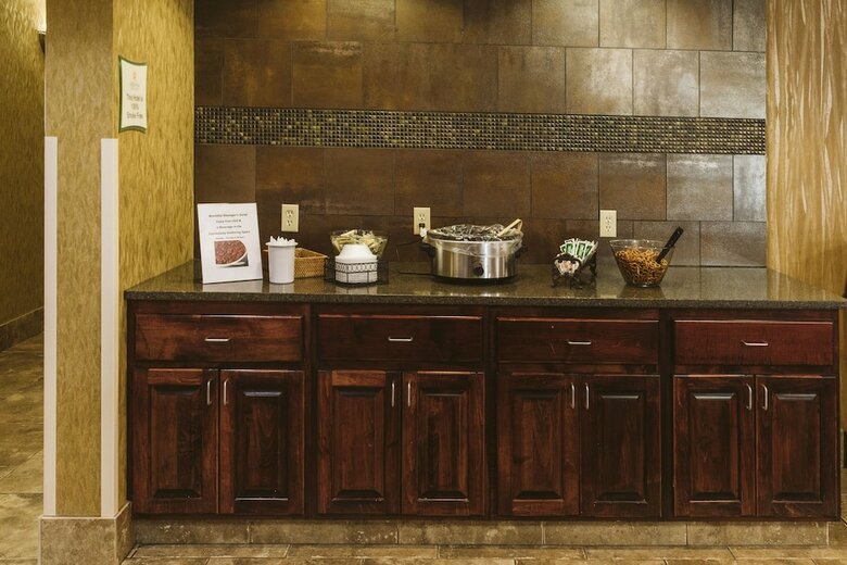 Hotel Expressway Suites Minot