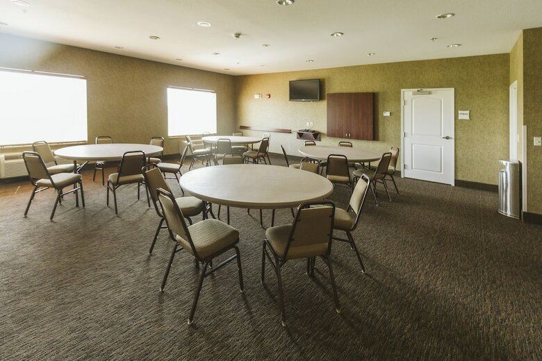 Hotel Expressway Suites Minot