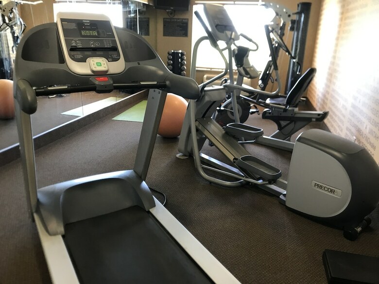 Hotel Expressway Suites Minot