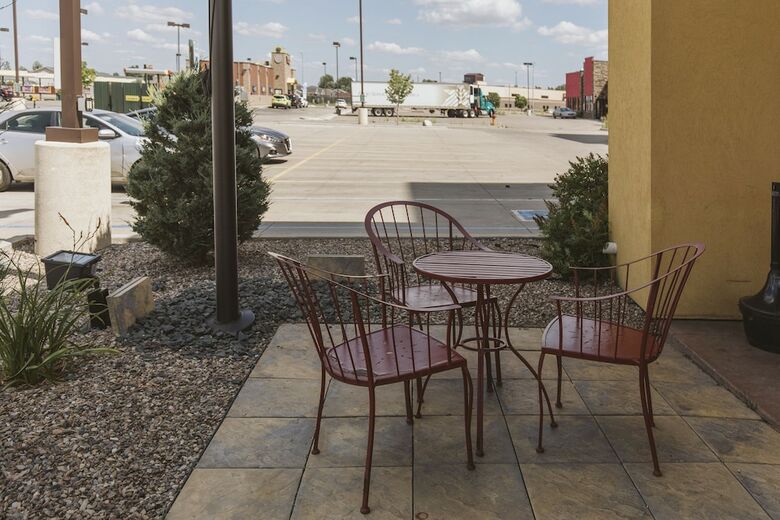 Hotel Expressway Suites Minot