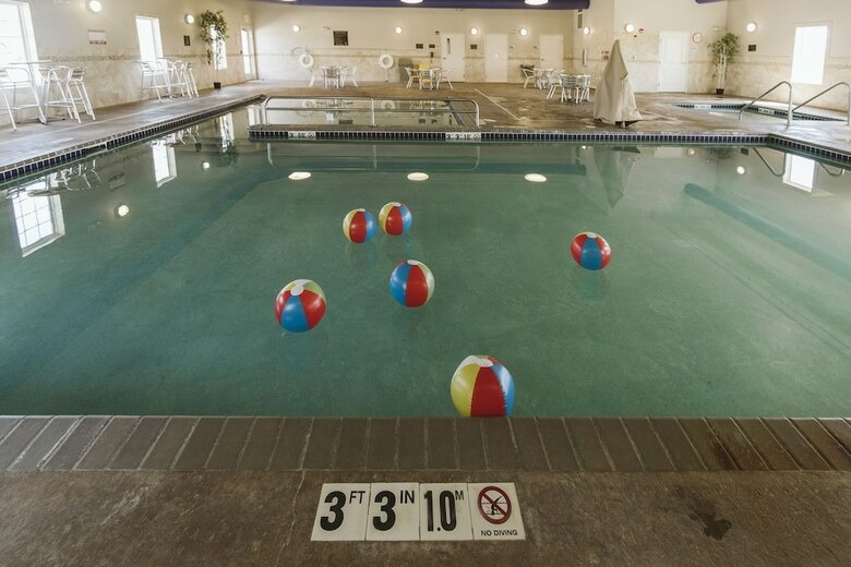 Hotel Expressway Suites Minot