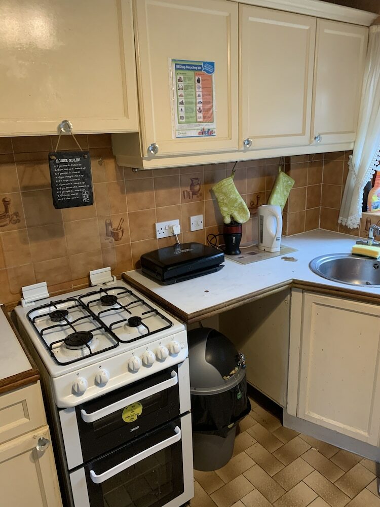 Residencia Inviting 4-bed House In Crawley