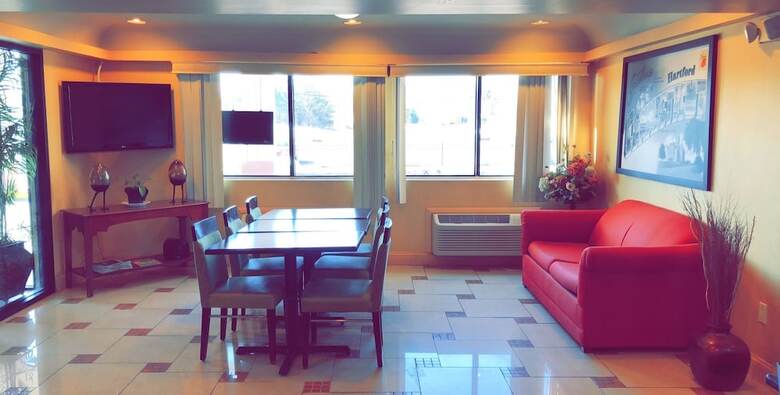 Motel Super 8 By Wyndham Hartford