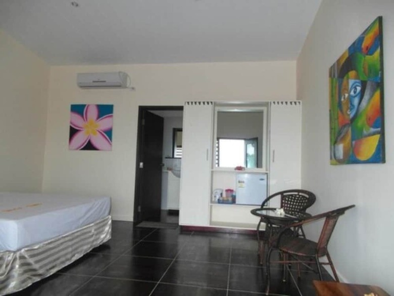 Hostal Funky Fish Beach & Surf Resort - Hostel