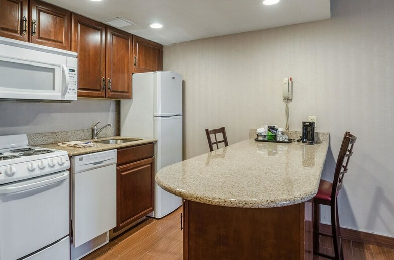 Hotel Comfort Inn & Suites