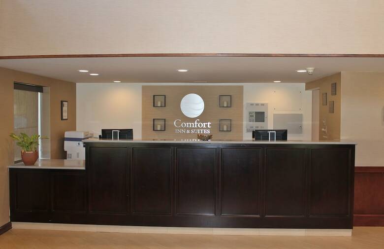Hotel Comfort Inn & Suites
