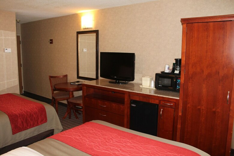 Hotel Comfort Inn & Suites