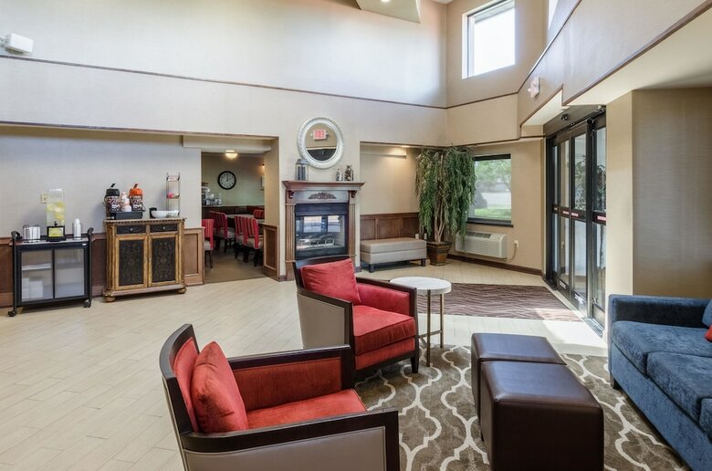 Hotel Comfort Inn & Suites