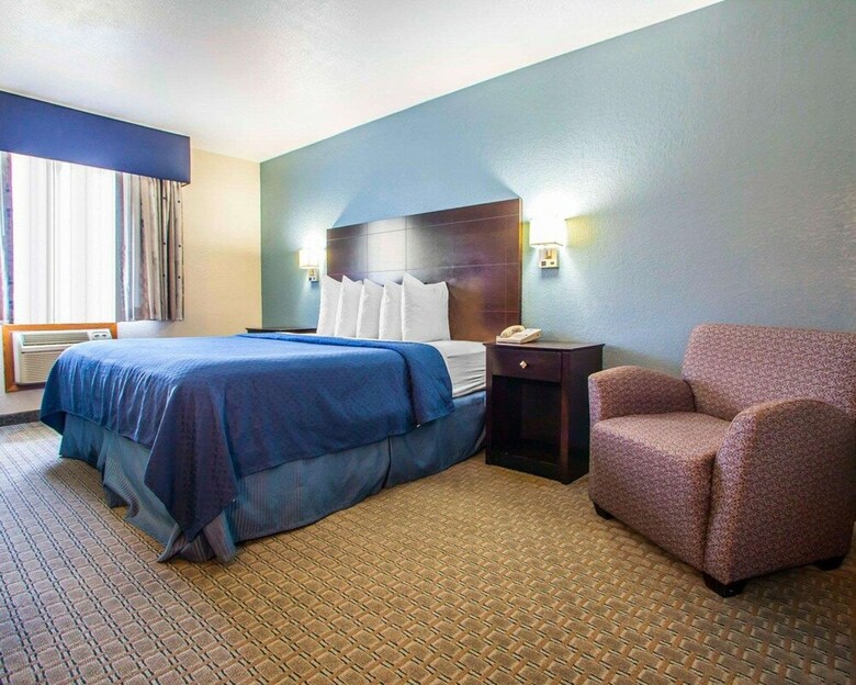 Hotel Quality Inn & Suites