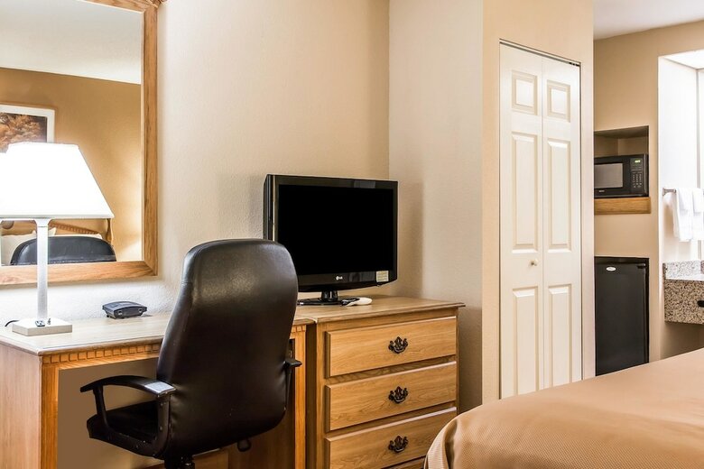 Hotel Econo Lodge Inn & Suites