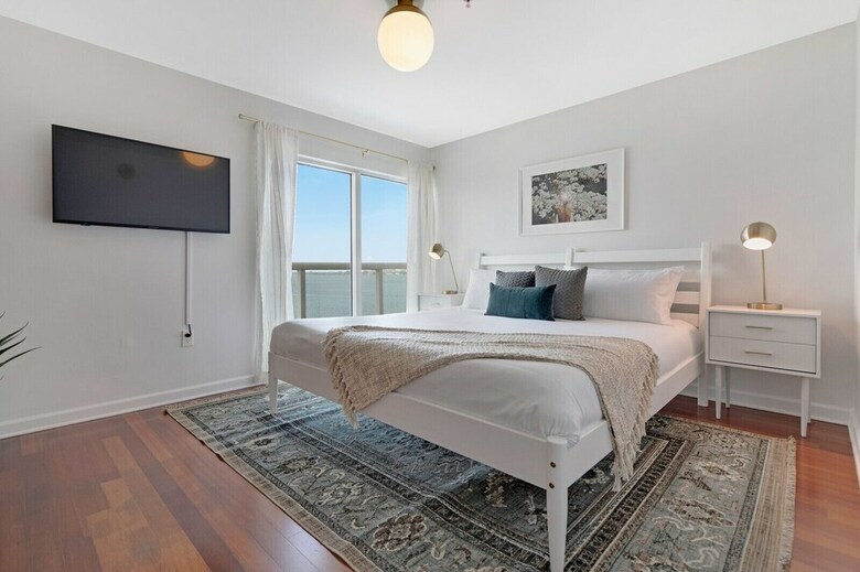 Waterfront Condos By Sextant