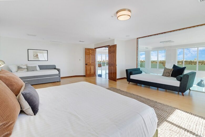 Waterfront Condos By Sextant