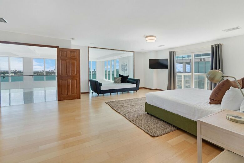 Waterfront Condos By Sextant