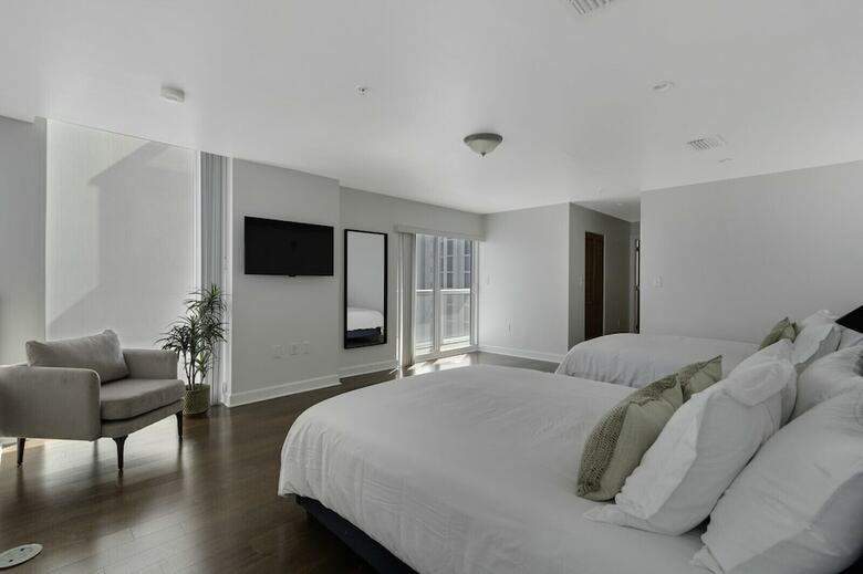 Waterfront Condos By Sextant