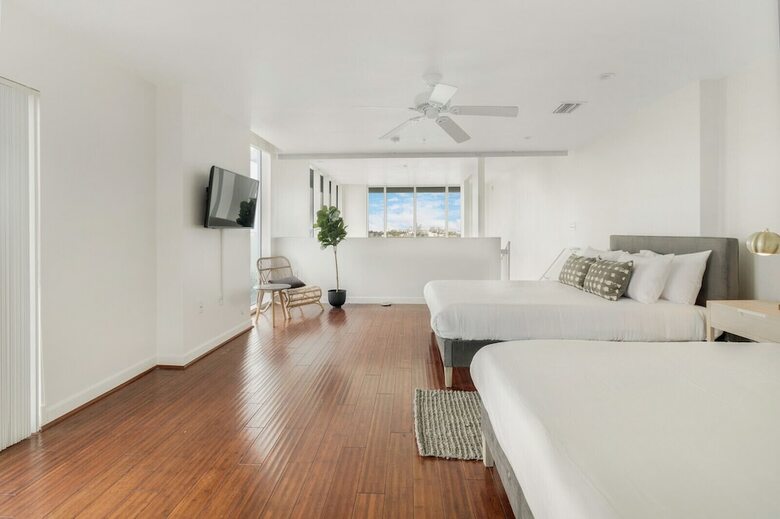 Waterfront Condos By Sextant