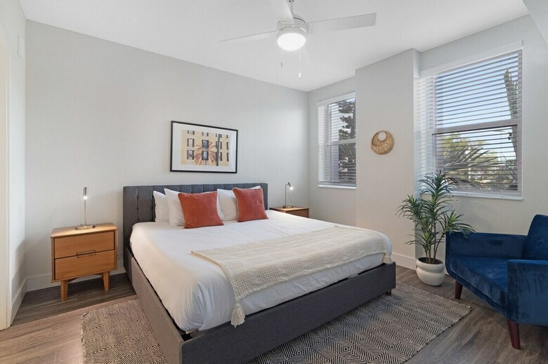 Biscayne Townhomes By Sextant