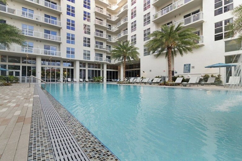 Biscayne Townhomes By Sextant