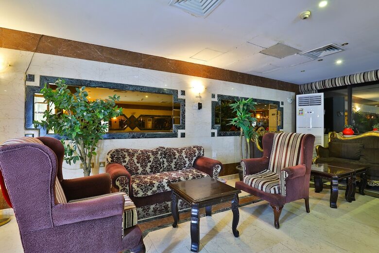 Oyo 446 Mas Hotel