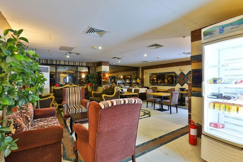 Oyo 446 Mas Hotel