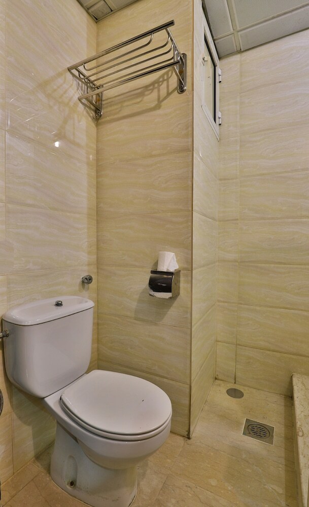 Oyo 446 Mas Hotel