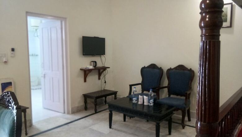 Hotel Aamod Mudfort Kuchesar