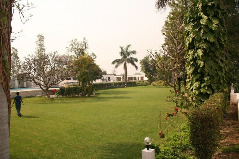 Hotel Aamod Mudfort Kuchesar