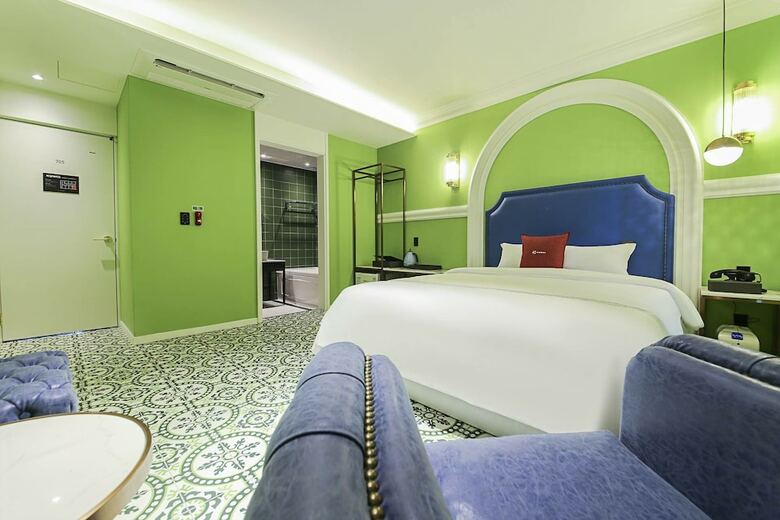 Chuncheon Lerocherrouge Hotel