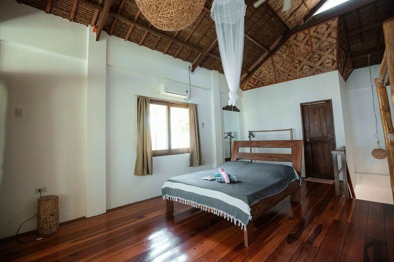 Villa Surfing Carabao Beach Houses - Adults Only