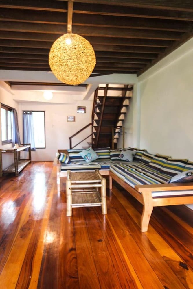 Villa Surfing Carabao Beach Houses - Adults Only