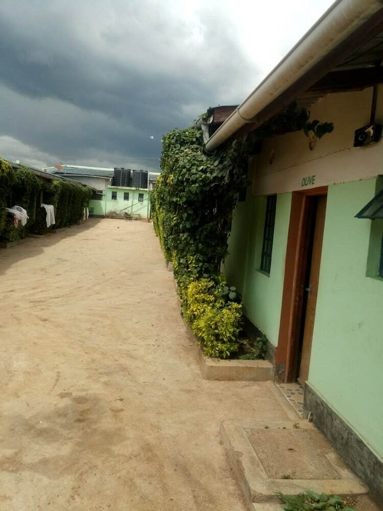 Hotel Flavours Lodge - Gilgil