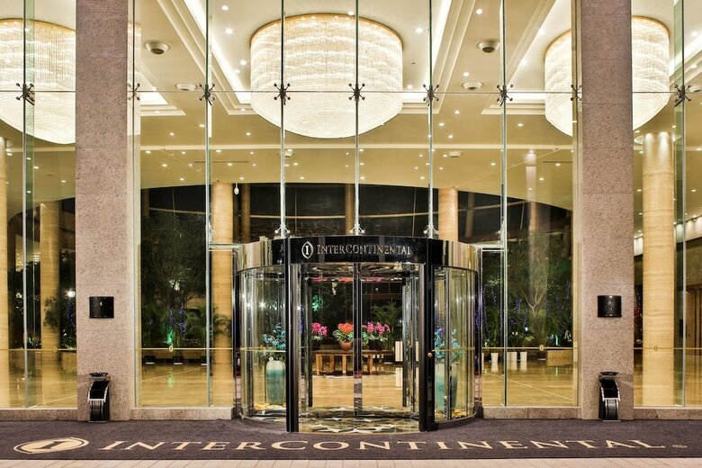 Hotel Intercontinental Sancha Lake