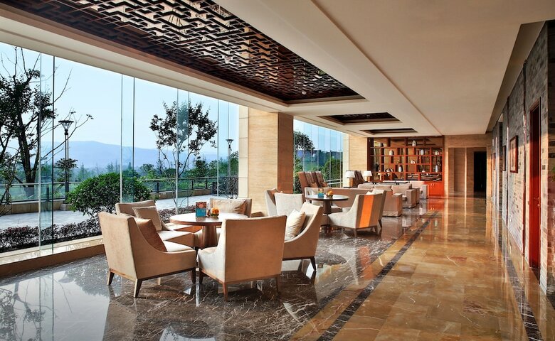 Hotel Intercontinental Sancha Lake