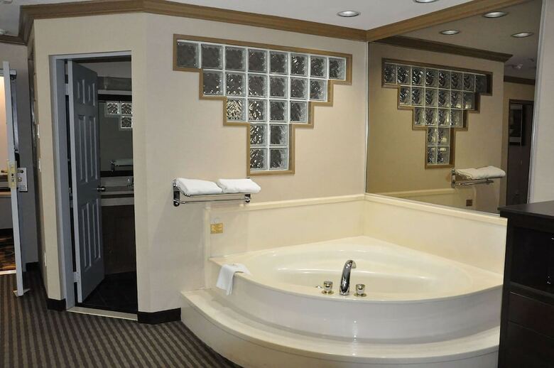 Hotel Ramada By Wyndham Abbotsford