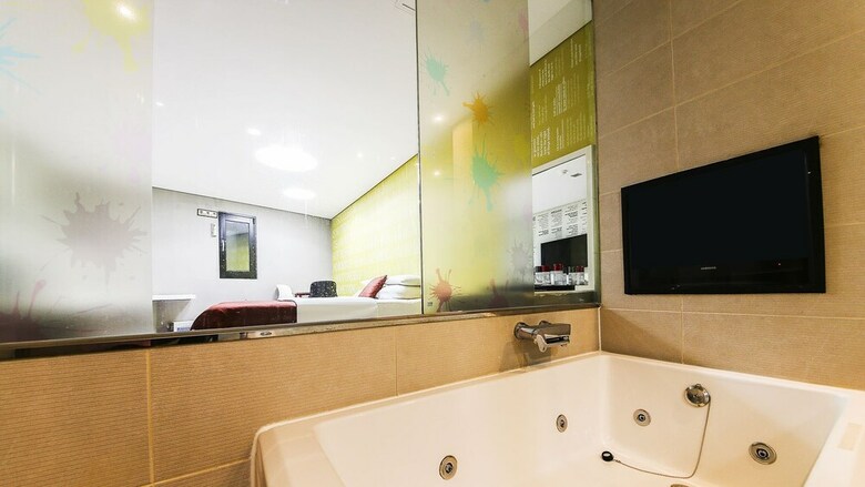 Hotel On