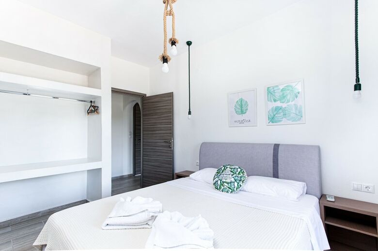 Apartamentos Kokkinos