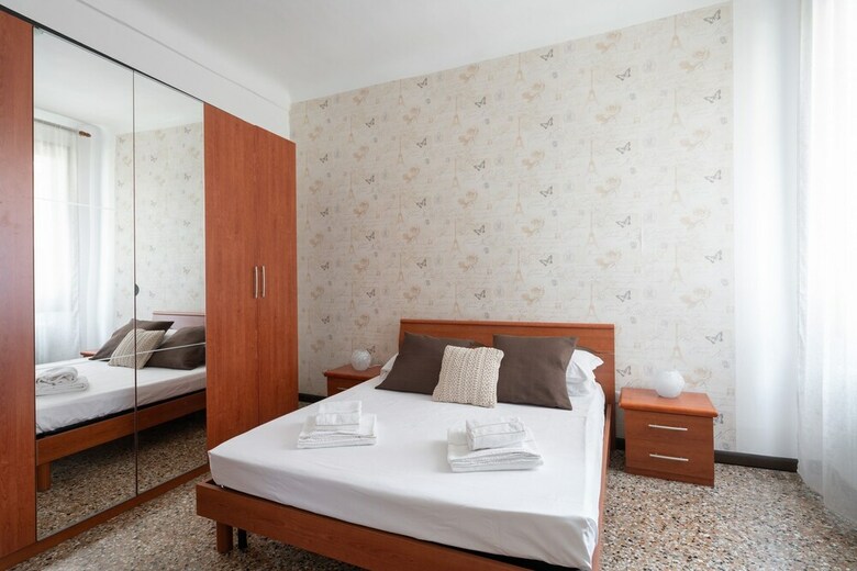 Venice Grand Canal Style Apartment