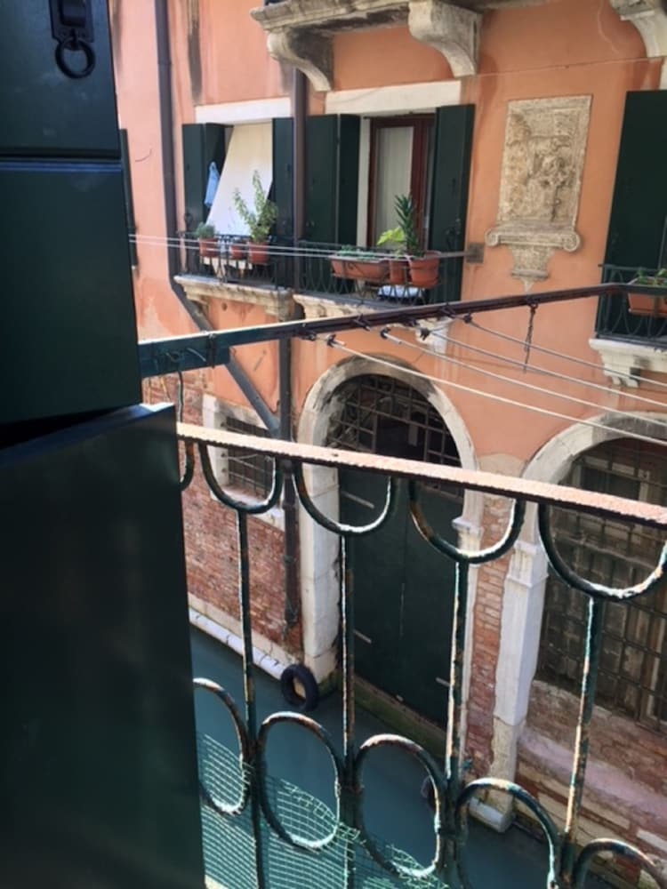 Venice Grand Canal Style Apartment