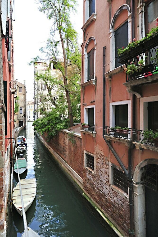 Venice Grand Canal Style Apartment