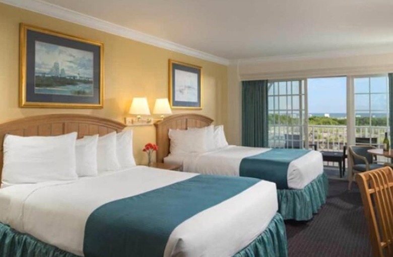 Hotel La Mer Beachfront Resort