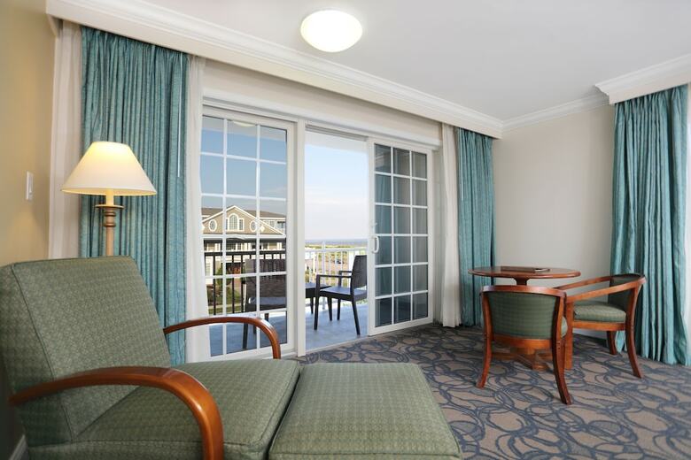 Hotel La Mer Beachfront Resort