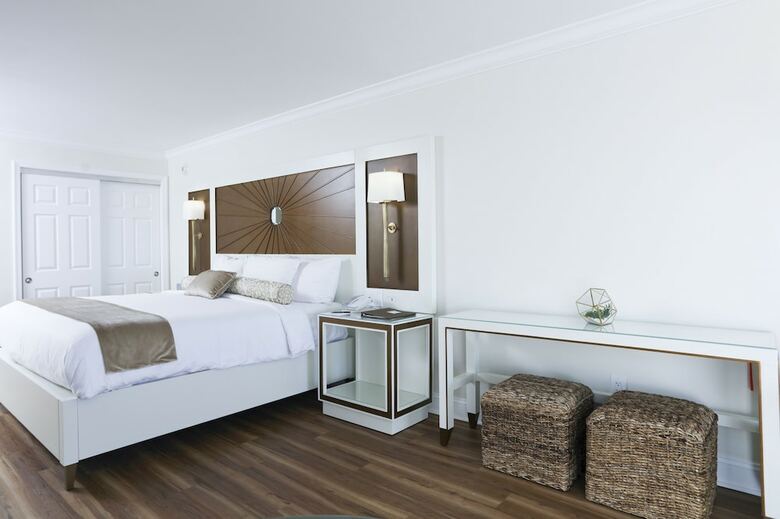 Hotel La Mer Beachfront Resort