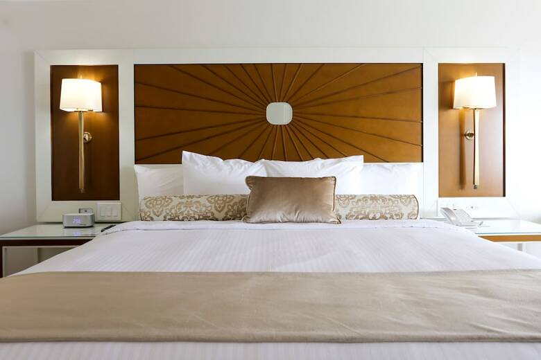 Hotel La Mer Beachfront Resort