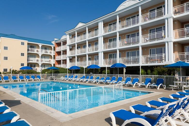 Hotel La Mer Beachfront Resort