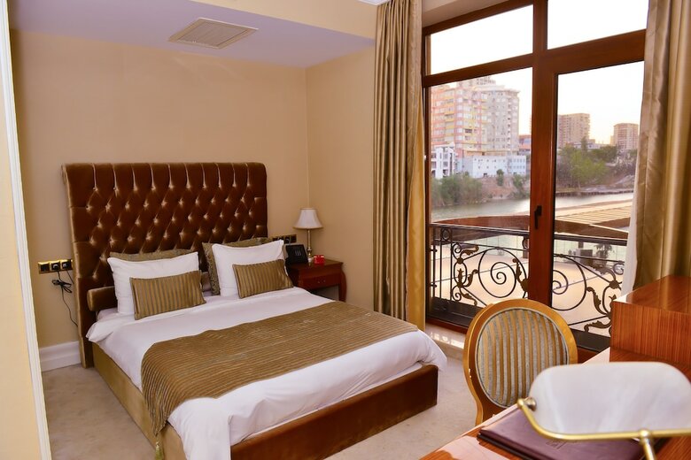 Lake Palace Hotel