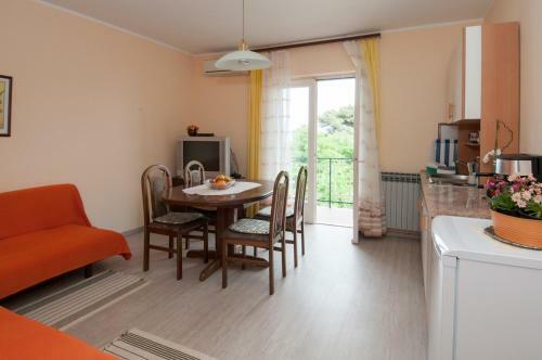 Hostal Apartments & Rooms Ribari?